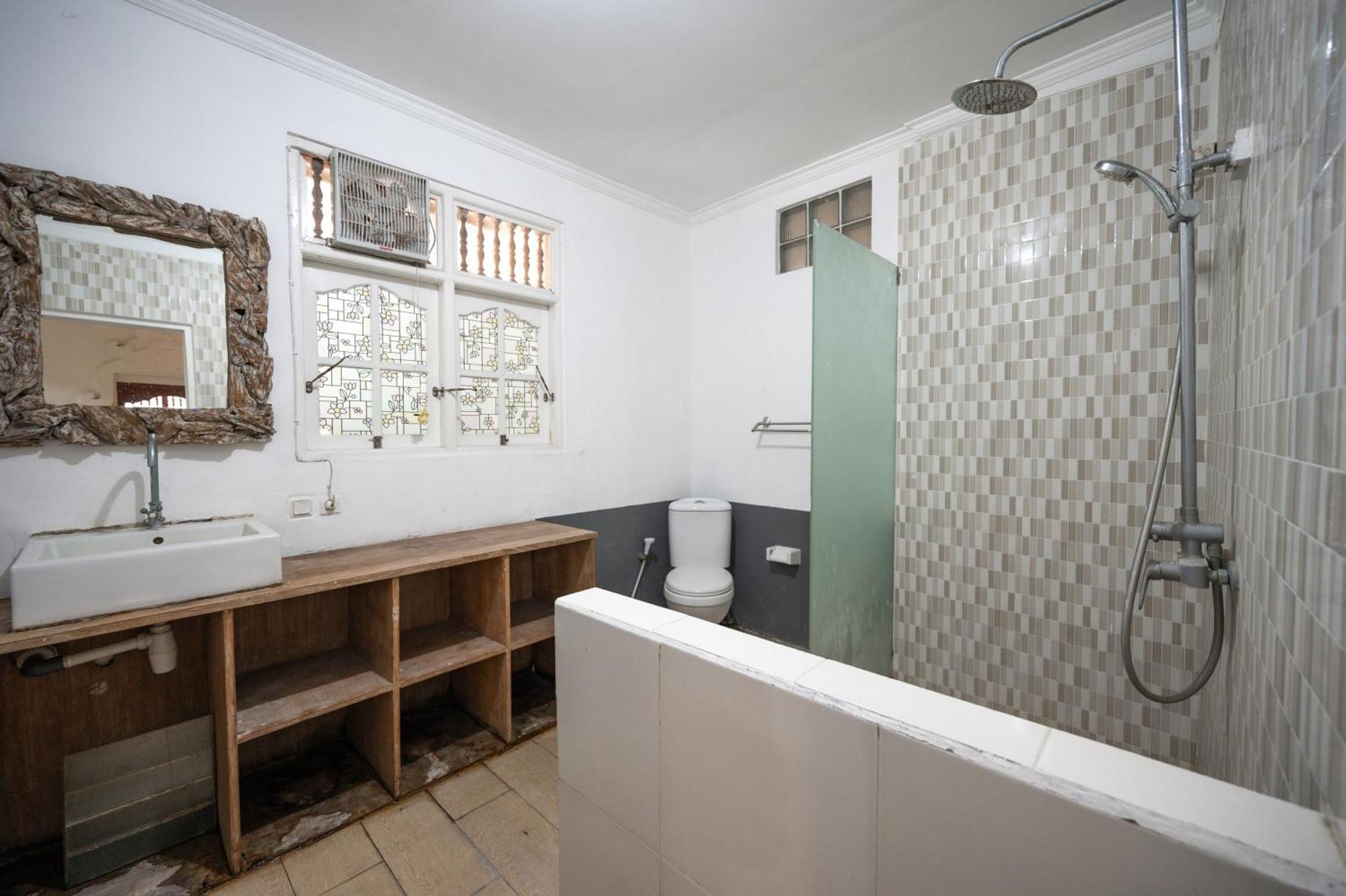 Ceria Guesthouse Seminyak Mitra Reddoorz 외부 사진