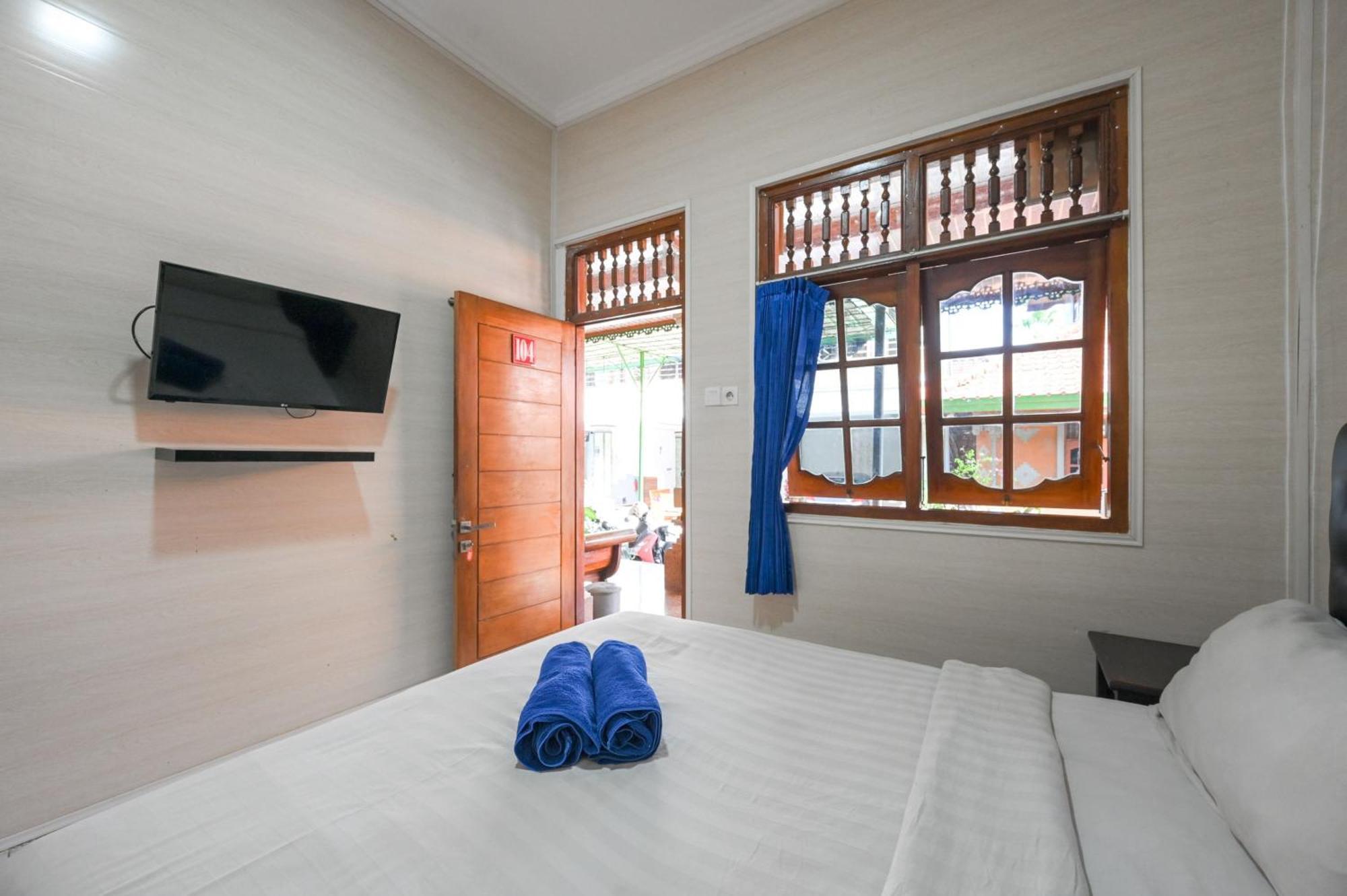 Ceria Guesthouse Seminyak Mitra Reddoorz 외부 사진