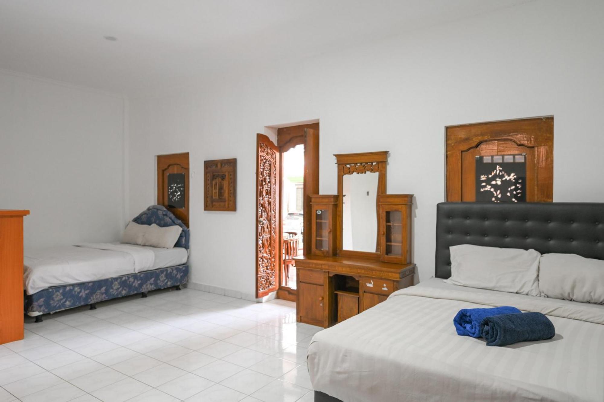 Ceria Guesthouse Seminyak Mitra Reddoorz 외부 사진
