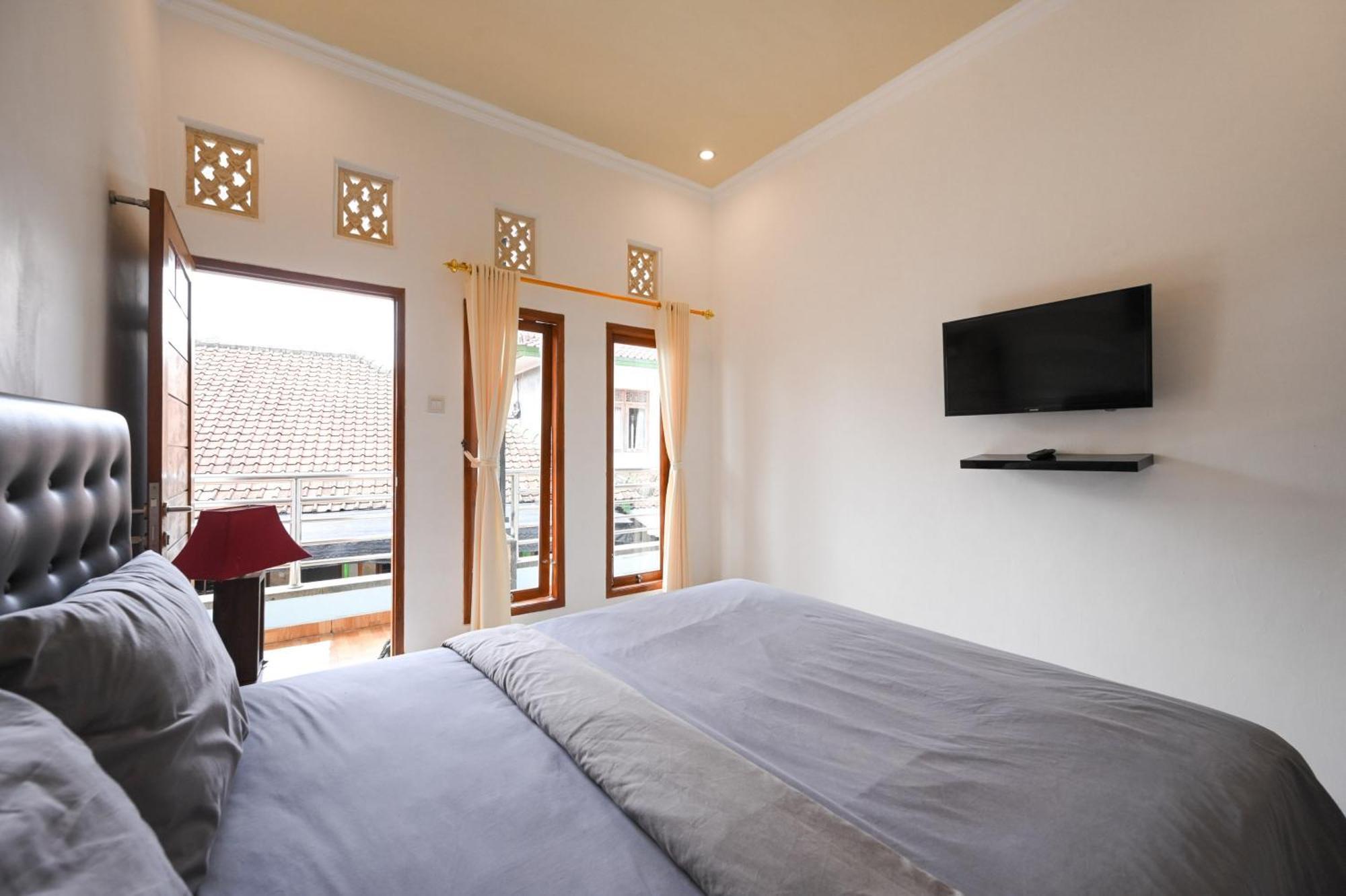 Ceria Guesthouse Seminyak Mitra Reddoorz 외부 사진