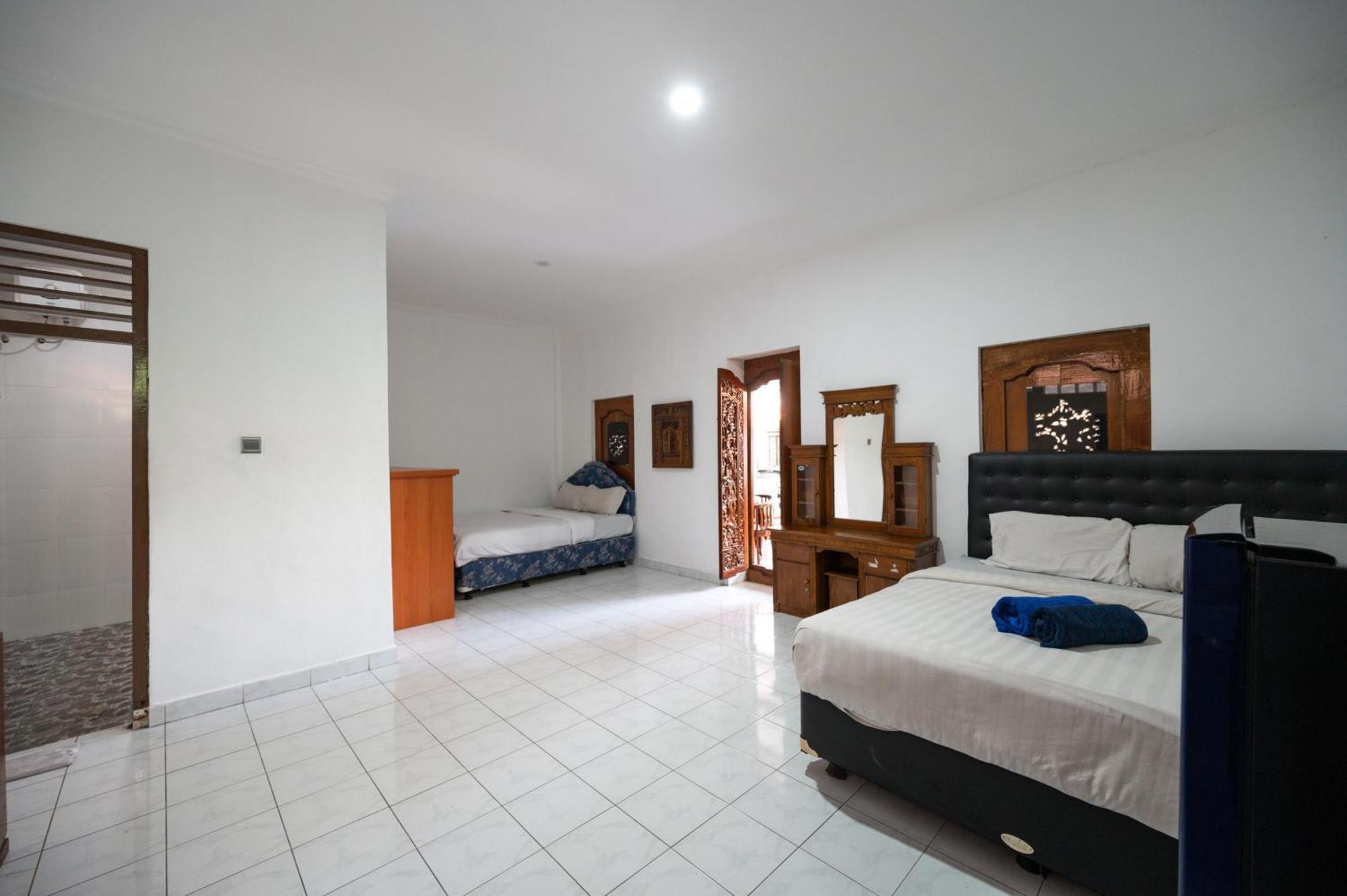 Ceria Guesthouse Seminyak Mitra Reddoorz 외부 사진
